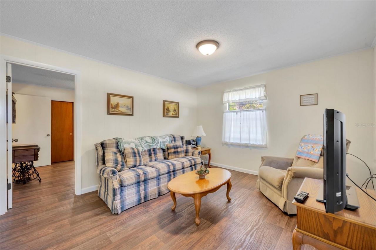 26721 Bloomfield Avenue , Yalaha, FL 34797 Photo