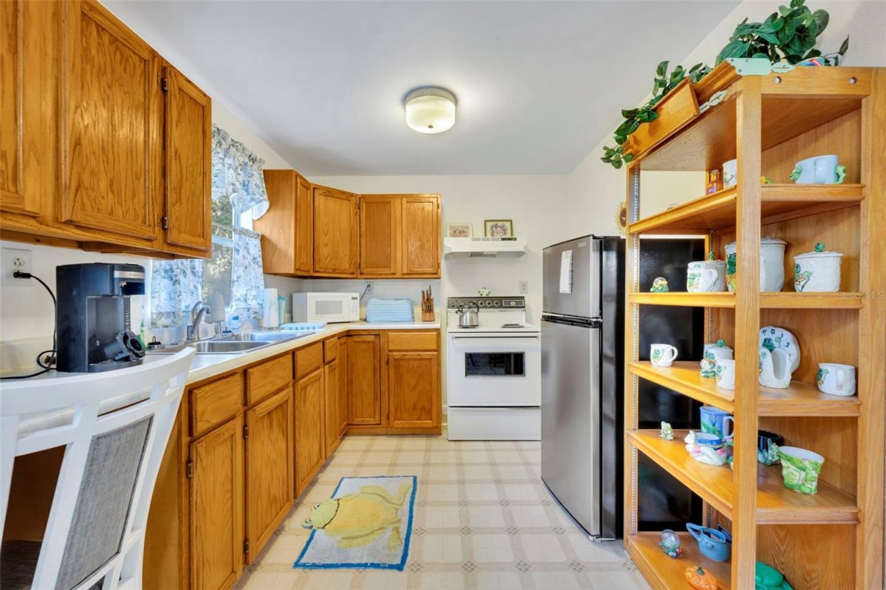 26721 Bloomfield Avenue , Yalaha, FL 34797 Photo