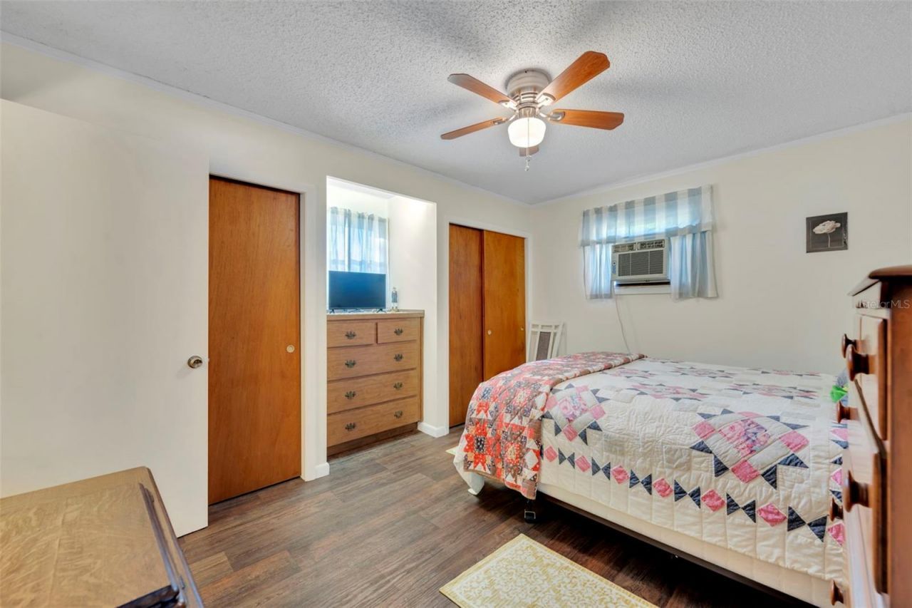 26721 Bloomfield Avenue , Yalaha, FL 34797 Photo