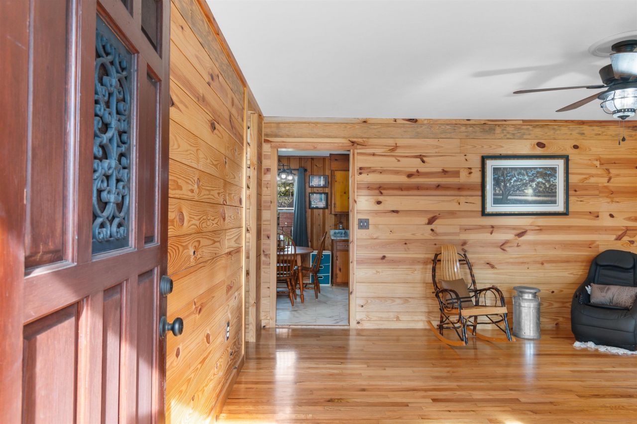 1738 Pickens St. Photo 4