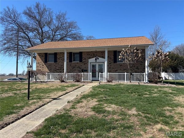 640 Meadowbrook Lane, Centralia, IL 62801