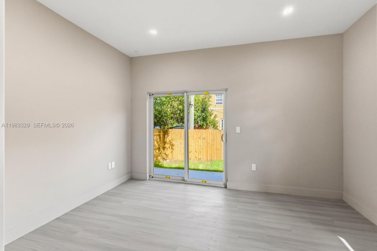 1028 NW 8th Ave, Fort Lauderdale, FL 33311 Photo