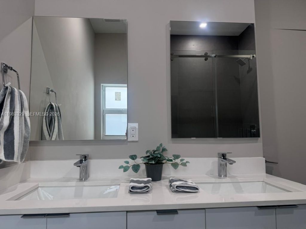 1028 NW 8th Ave , Fort Lauderdale, FL 33311 Photo