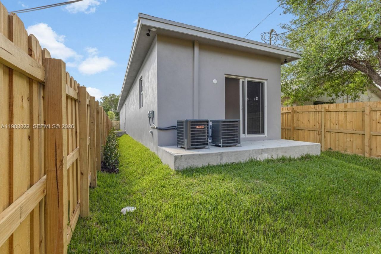 1028 NW 8th Ave , Fort Lauderdale, FL 33311 Photo