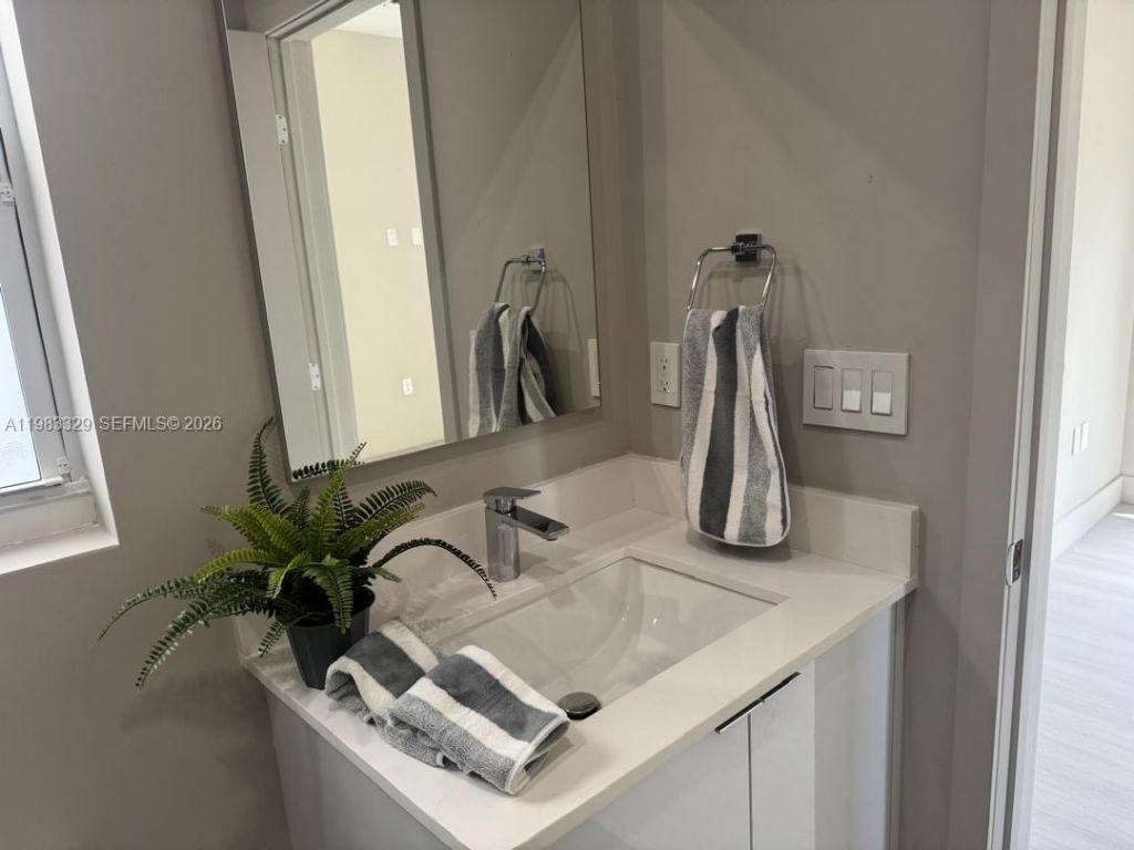 1028 NW 8th Ave , Fort Lauderdale, FL 33311 Photo