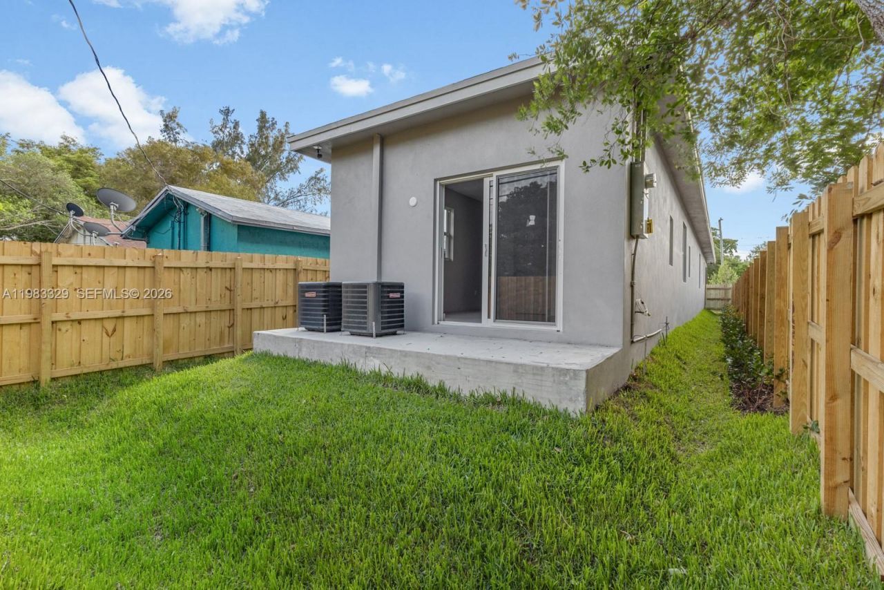 1028 NW 8th Ave, Fort Lauderdale, FL 33311 Photo