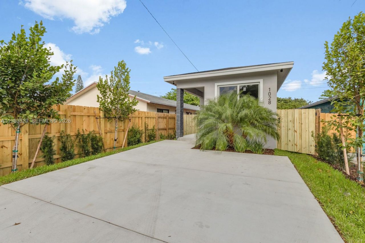 1028 NW 8th Ave , Fort Lauderdale, FL 33311 Photo