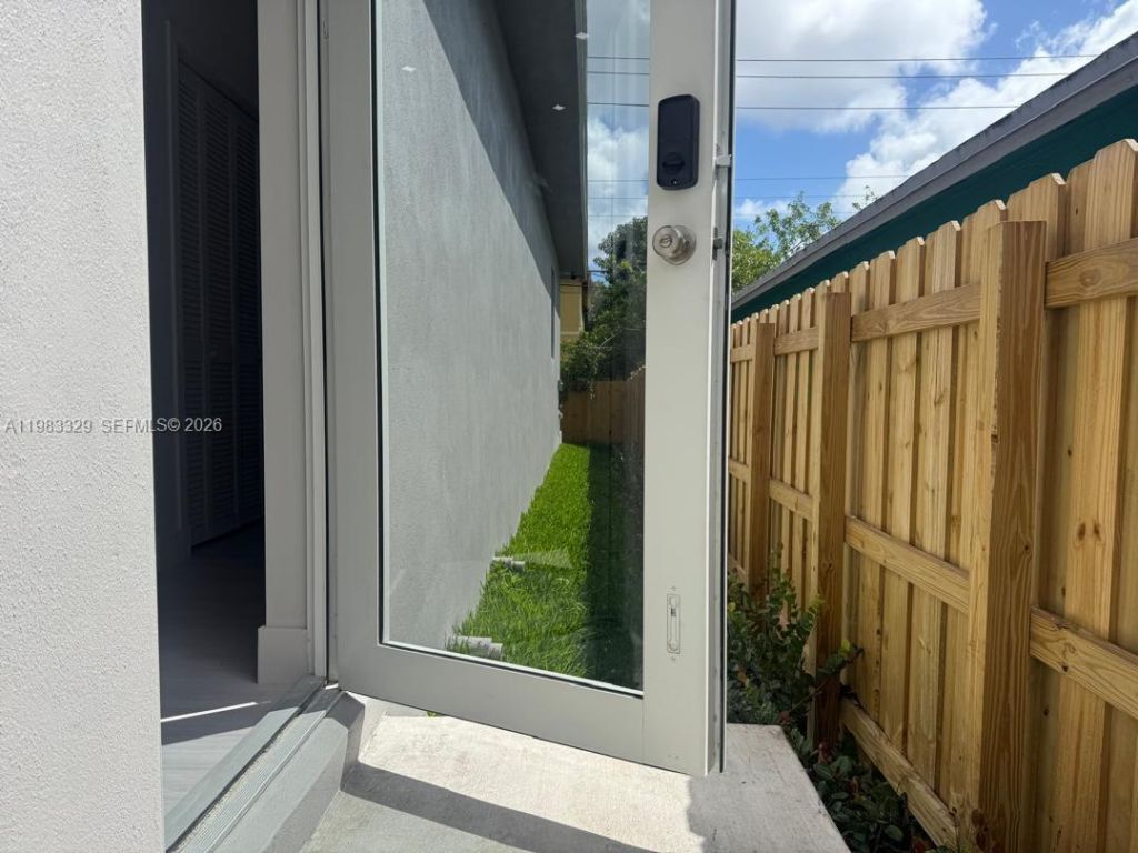 1028 NW 8th Ave , Fort Lauderdale, FL 33311 Photo