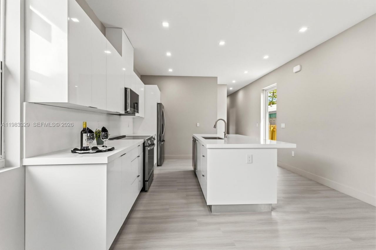 1028 NW 8th Ave , Fort Lauderdale, FL 33311 Photo