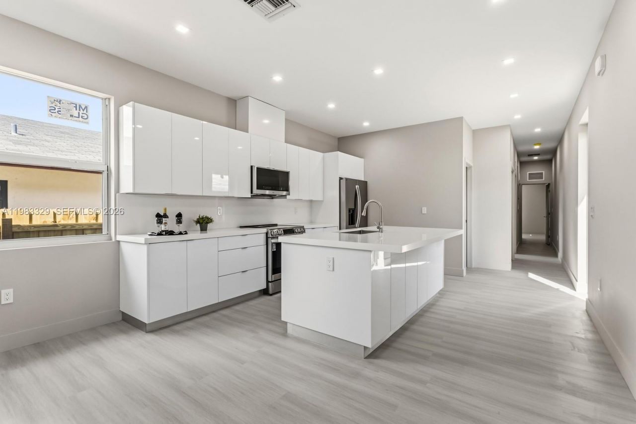 1028 NW 8th Ave , Fort Lauderdale, FL 33311 Photo