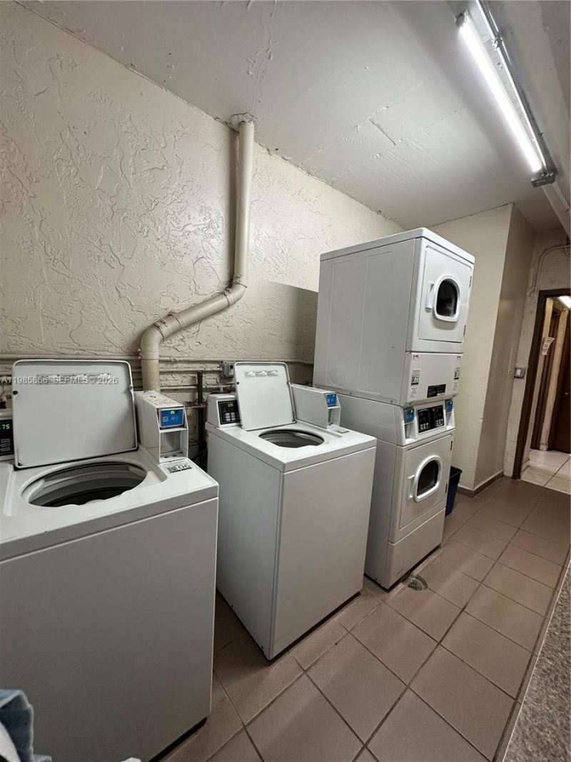 4713 NW 7th St , Unit 406-1, Miami, FL 33126 Photo