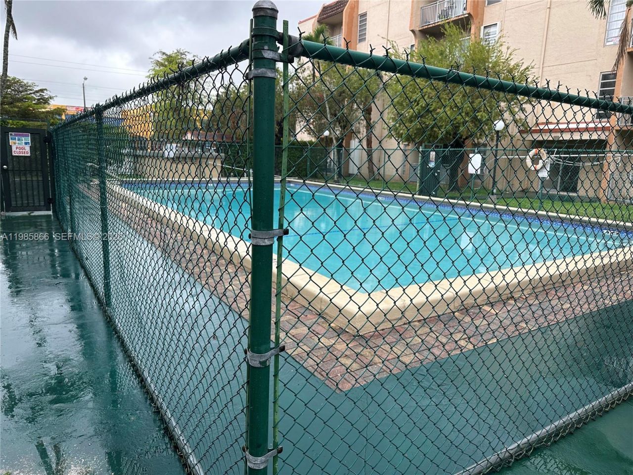 4713 NW 7th St , Unit 406-1, Miami, FL 33126 Photo