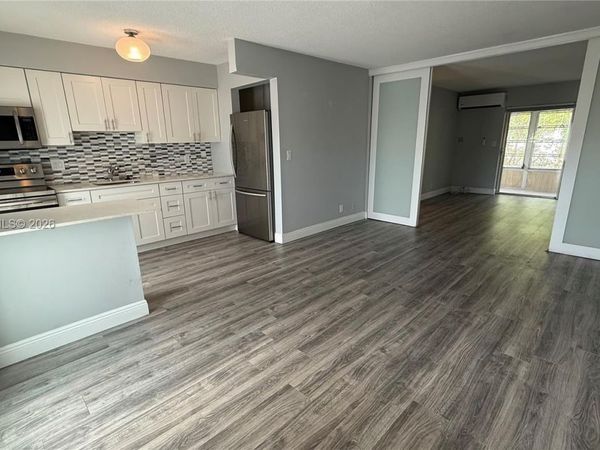 2115 NE 42nd Ct, Unit 206N, Lighthouse Point, FL 33064