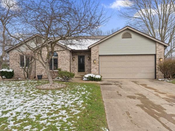52060 Falcon Chase Drive, Granger, IN 46530