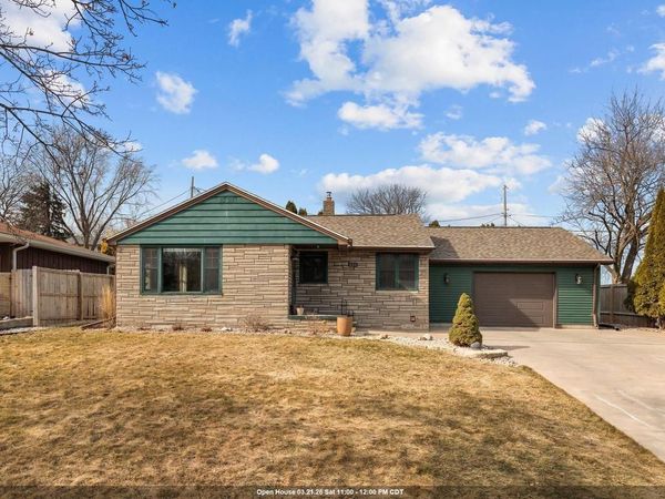 406 ELM STREET, Combined Locks, WI 54113