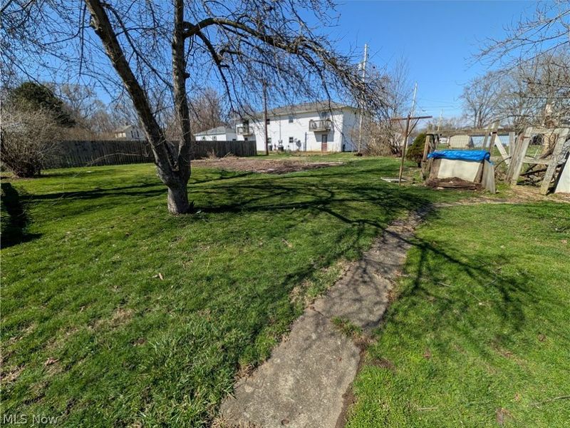 218 S lawn Drive, Newcomerstown, OH 43832 Photo 11