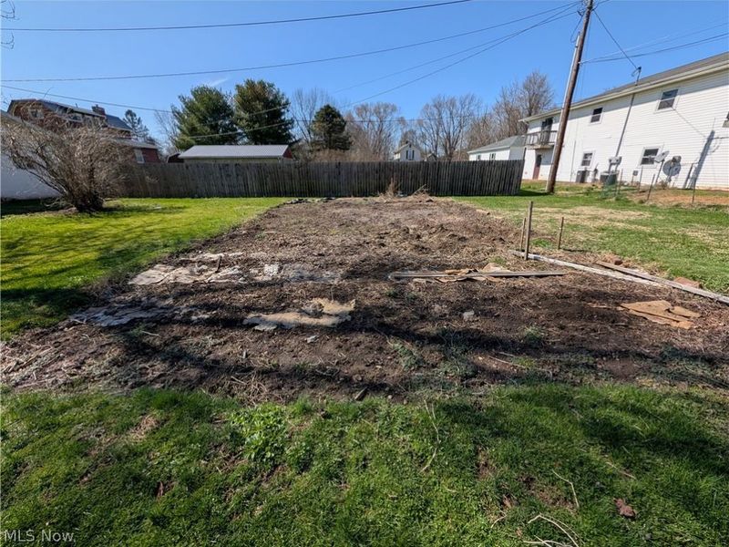 218 S Lawn Drive, Newcomerstown, OH 43832 Photo 14