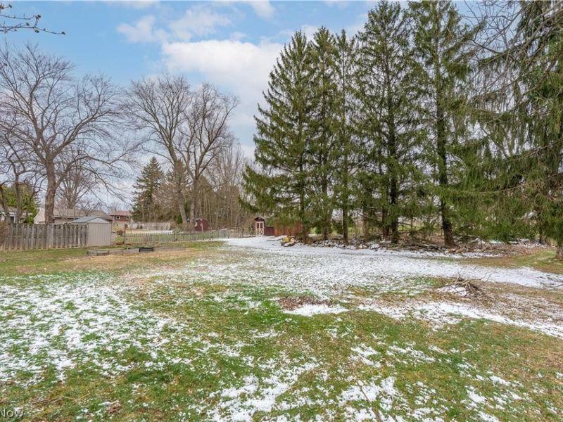 6775 Grove Road, New Franklin, OH 44216 Photo 4