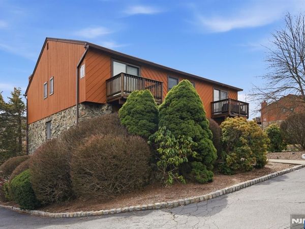 11 Brookside Heights L, Unit L, WANAQUE, NJ 07465