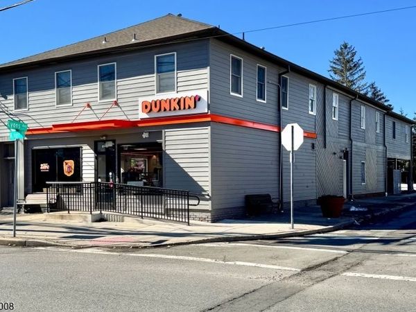 12 River Rd, Fair Lawn, NJ 07410