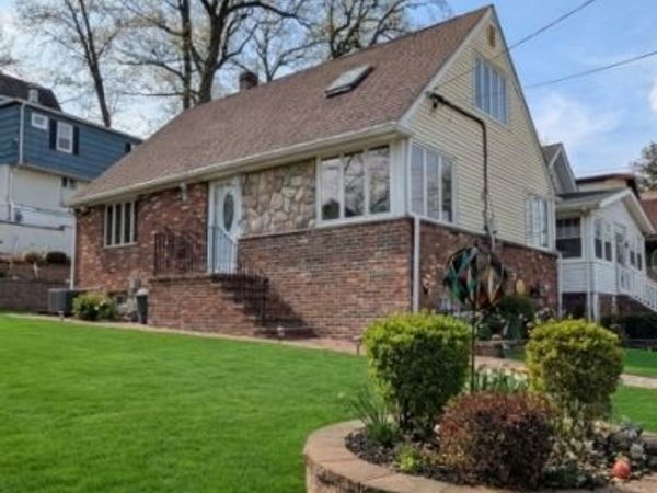 16 Essex St, Clifton, NJ 07014