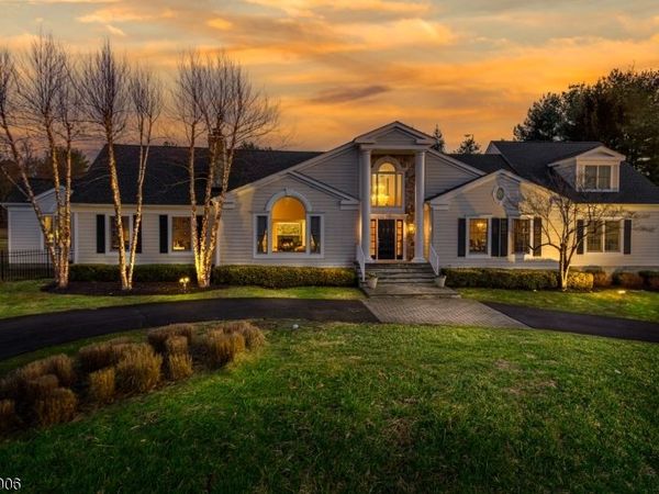 18 Kerby Ln, Mendham, NJ 07945