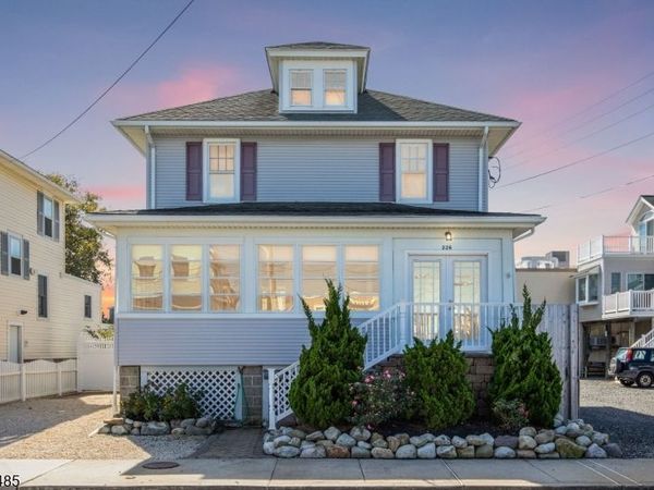 226 3rd St, Beach Haven, NJ 08008