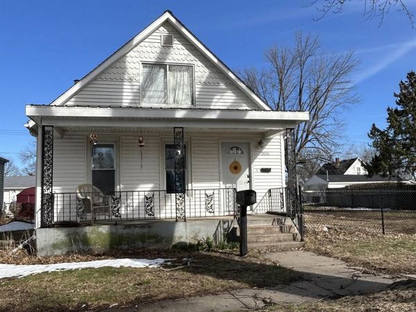 2016 S 15Th Street, Burlington, IA 52601