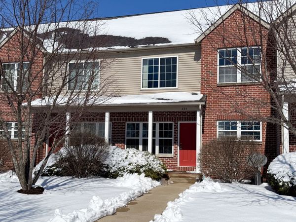 635 STONEGATE Drive , Sycamore, IL 60178