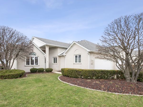 16236 Hummingbird Hill Drive , Orland Park, IL 60467