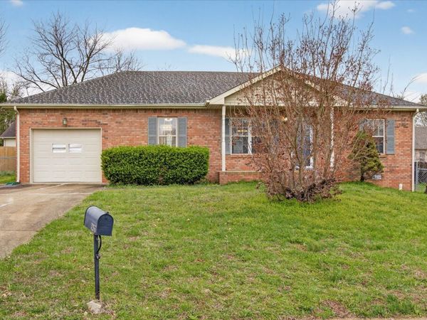 3266 Tabby Dr , Clarksville, TN 37042