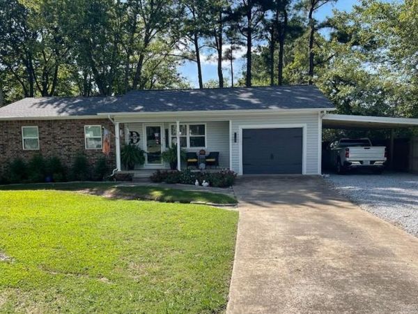 305 Stone Avenue, Mountain View, AR 72560
