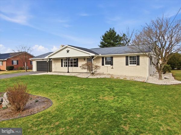 2953 PHILADELPHIA AVENUE, CHAMBERSBURG, PA 17201