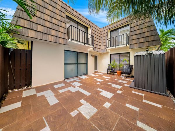 1524 Forest Lakes Circle, West Palm Beach, FL 33406