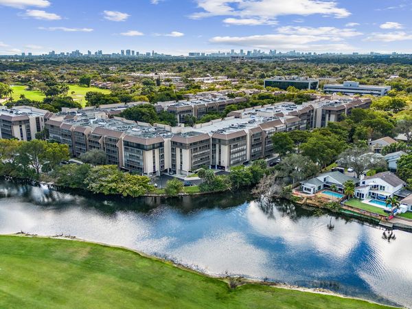 2802 N 46th Avenue, Unit B513, Hollywood, FL 33021