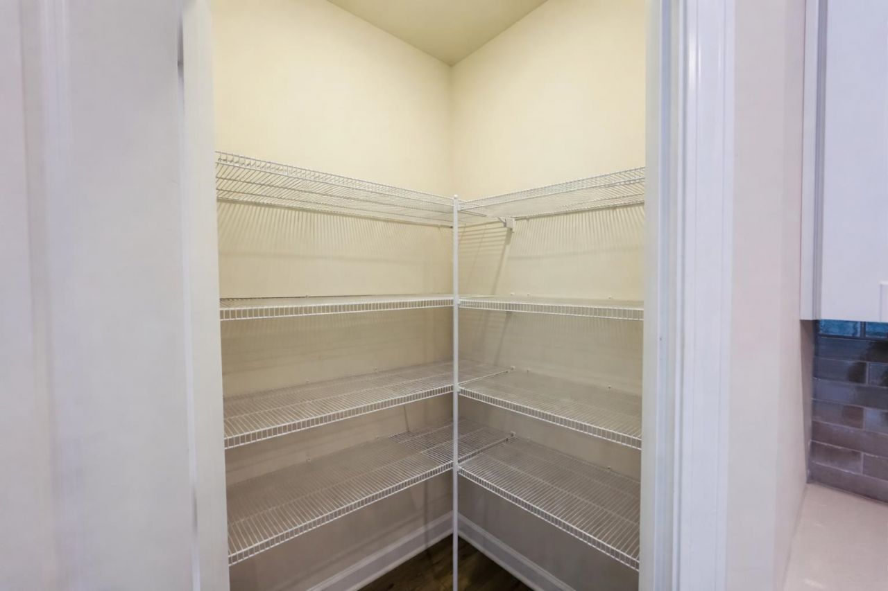 928 Maya Layne Dr. Photo 8