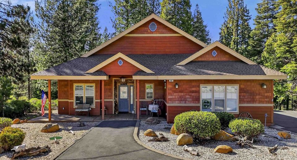 682 Bailey Creek Drive, Lake Almanor, CA 96137 Photo