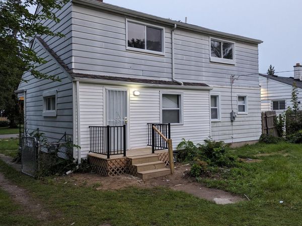 16878 Salem, Detroit, MI 48219