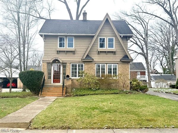 419 Oak Knoll NE, Warren, OH 44483