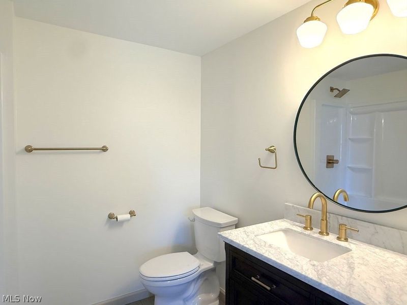 419 Oak Knoll NE, Warren, OH 44483 Photo 26