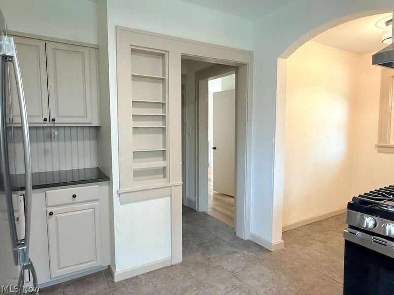 419 Oak Knoll NE, Warren, OH 44483 Photo 4