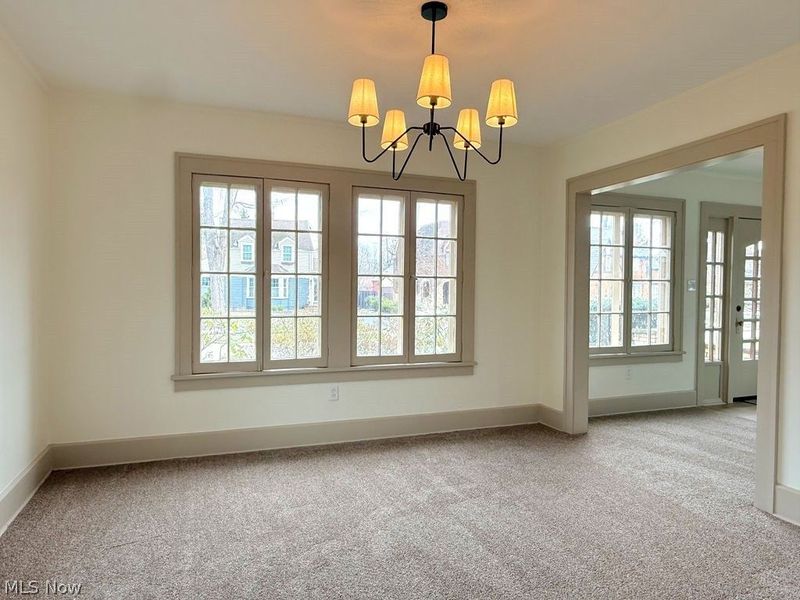 419 Oak Knoll NE, Warren, OH 44483 Photo 5