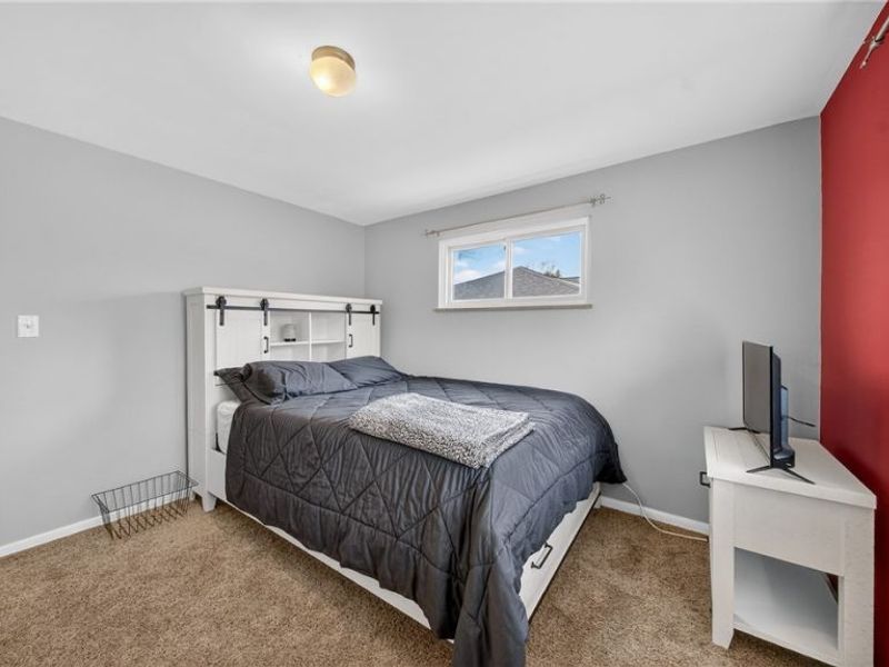 6716 Charles Road, North Olmsted, OH 44070 Photo 25