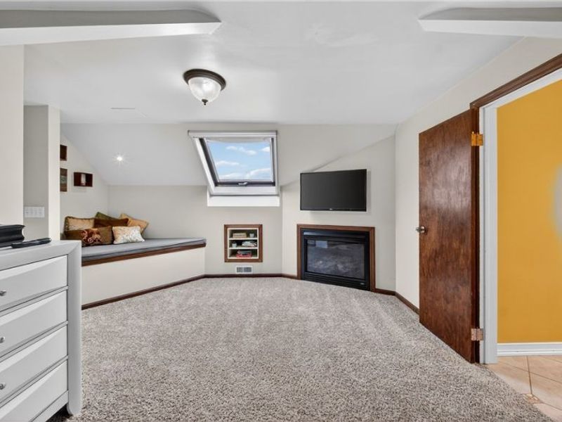 6716 Charles Road, North Olmsted, OH 44070 Photo 4