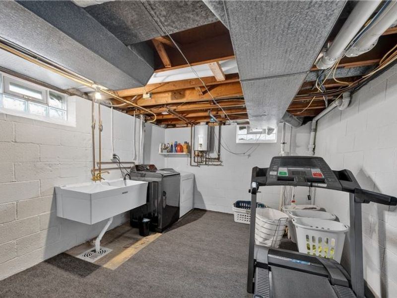 6716 Charles Road, North Olmsted, OH 44070 Photo 44