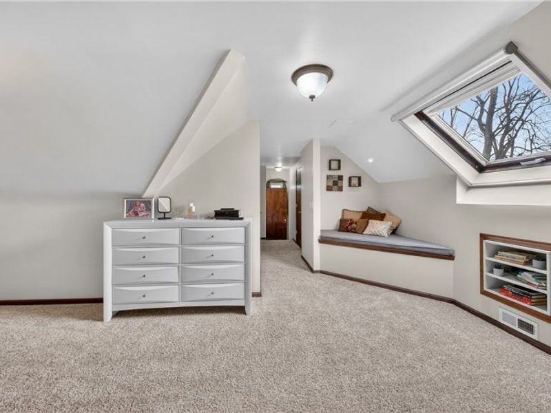 6716 Charles Road, North Olmsted, OH 44070 Photo 6