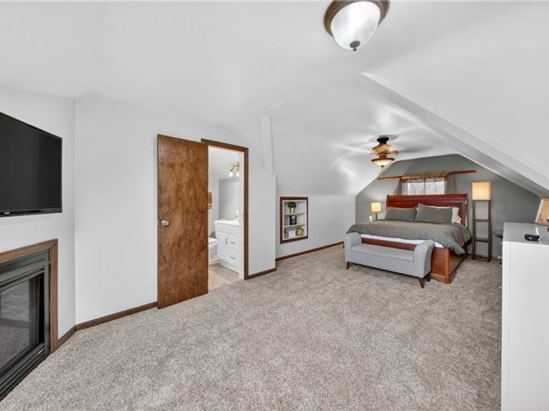 6716 Charles Road, North Olmsted, OH 44070 Photo 7