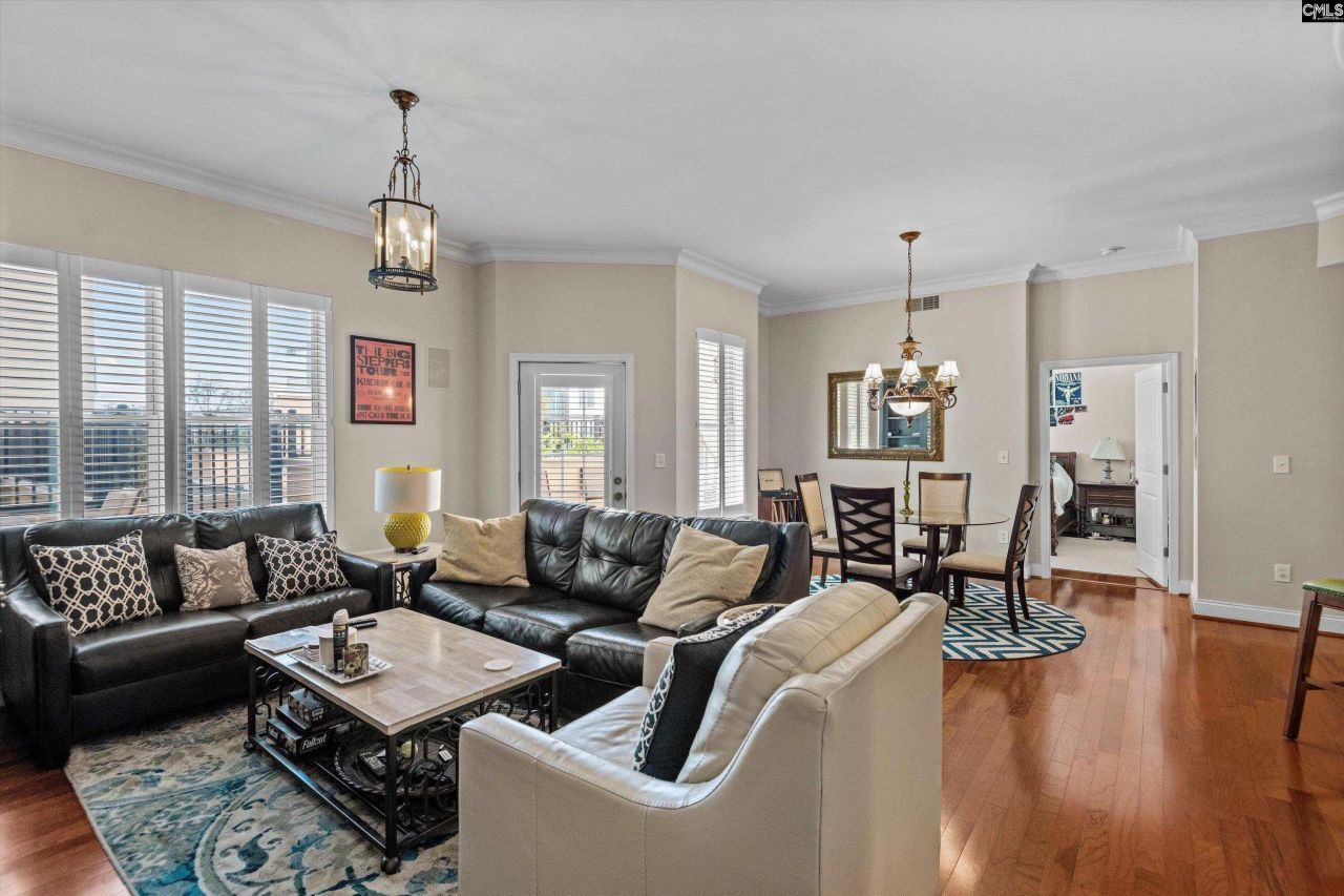 601 Main Street Photo 8