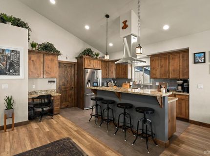 2453 Cattlemans Trail, South Lake Tahoe, CA 96150 Photo