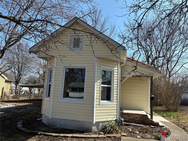 1208 N Madison Street , Litchfield, IL 62056